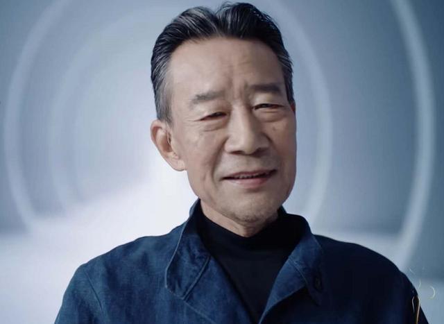 金鹰奖老戏骨集结李雪健谢谢二字惹泪目倪萍眼含泪光盼关注