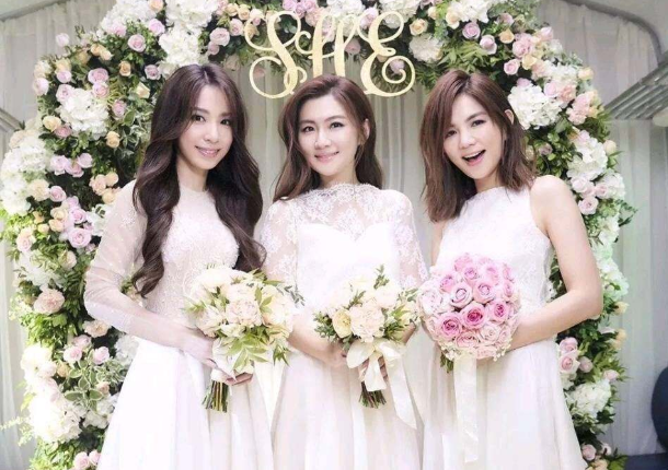 李玟|突喊心碎被传豪门婚变？国民女神沉默5天，14字自曝婚姻状况！