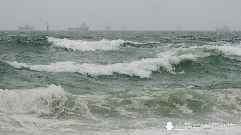 滨城遭遇暴风雨大海波涛汹涌