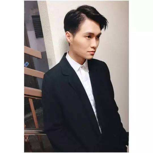 tvb|TVB人气歌手凭“非正常”角色上位，曾出演易服癖，玩“虐待”