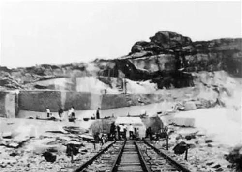 人民英雄纪念碑|1953年七千人39天运送了人民英雄纪念碑到达北京