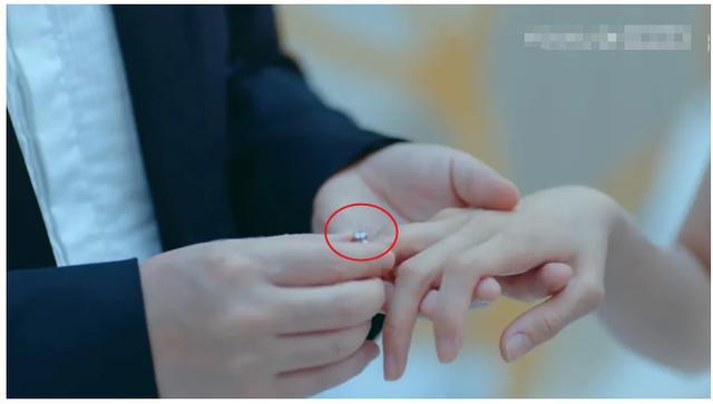 陈建斌|国产剧两大未解之谜：亿万富翁像傻白甜，贫穷女主却能月花10万