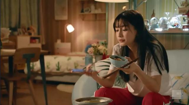 陈建斌|国产剧两大未解之谜：亿万富翁像傻白甜，贫穷女主却能月花10万