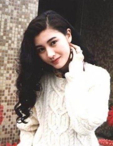 利智|赌王出殡当天，利智出现葬礼现场，网友：认不出来