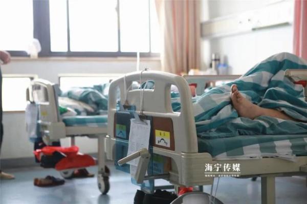 肺部感染|海宁大伯突然发热、咳嗽、高烧40℃不退，肺部感染…竟是因亲密接触…