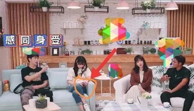 郑爽|偶像包袱太重的郑爽，上综艺划水玩游戏作弊，水都要“假喝”？