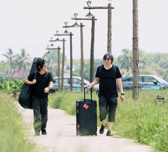 向往的生活|《向往的生活》，老朋友互动，欧阳娜娜触景生情，老狼的反应真实了