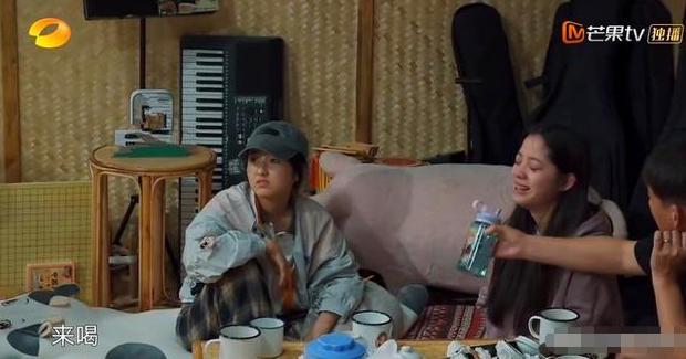 向往的生活|《向往的生活》，老朋友互动，欧阳娜娜触景生情，老狼的反应真实了