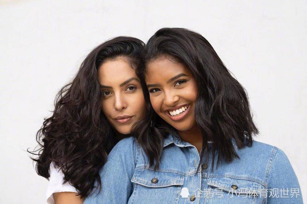 瓦妮莎|瓦妮莎更新动态，晒图与大女儿合影，场面温馨动人