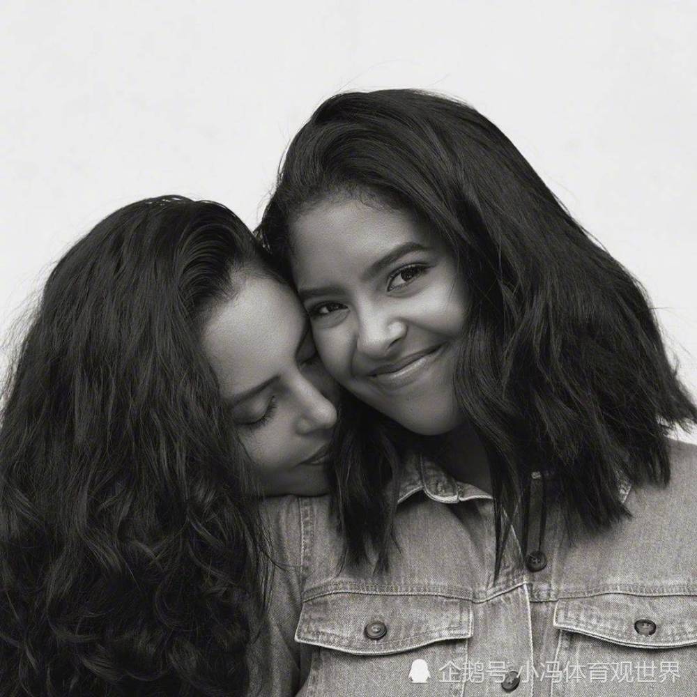 瓦妮莎|瓦妮莎更新动态，晒图与大女儿合影，场面温馨动人