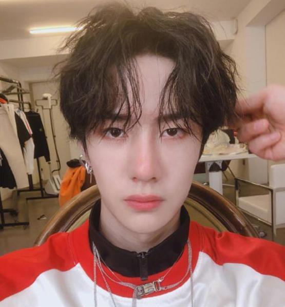 王一博|明星爱“打耳洞”？王一博3个，程潇6个，看到黄子韬：勇气可嘉