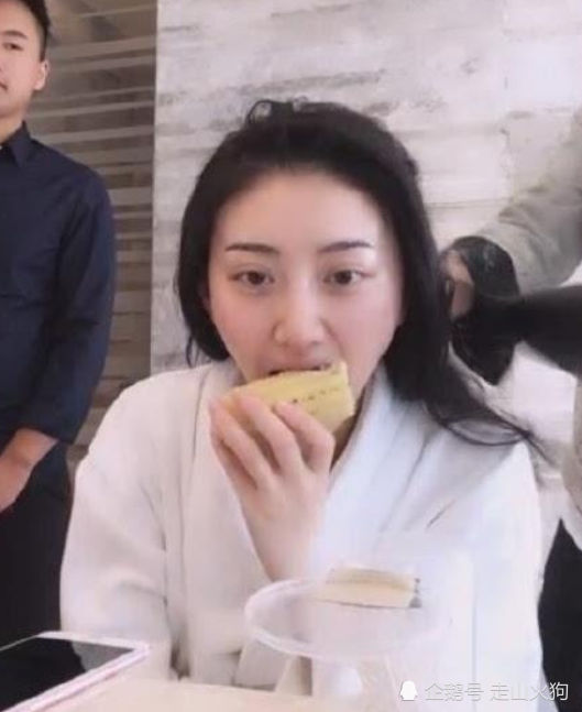 景甜|景甜“素颜”长啥样？在没有美颜的镜头下，景甜的颜值也太真实！