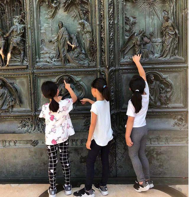 黎姿|豪气十足？阔太黎姿晒戴伊丽莎白泰勒项链拍照，配文深感荣幸