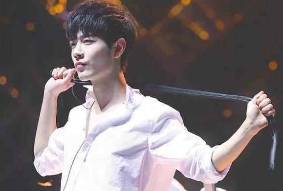 杨紫|合作N次的明星：邓伦杨紫3次，肖战李沁4次，他们合作6次结婚了