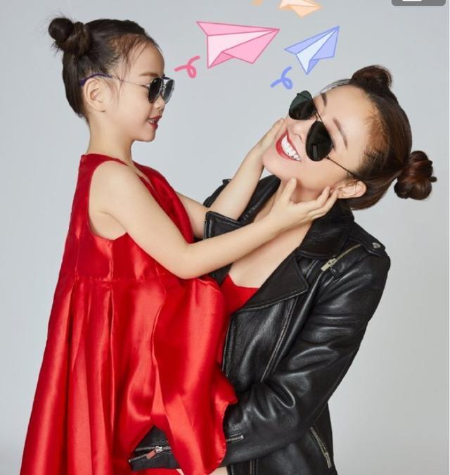 黄小蕾|黄小蕾高调晒女儿，相恋38天闪婚嫁高富帅，肚子不大破怀孕传闻