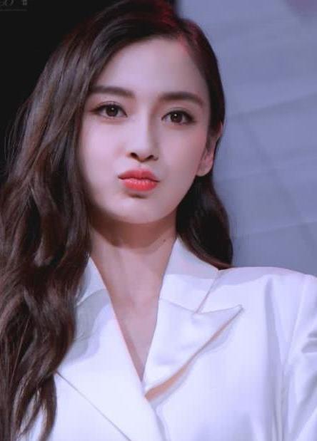 杨颖|明星姐弟年龄差，杨颖差7岁，沈月差10岁，最后一位差了19岁