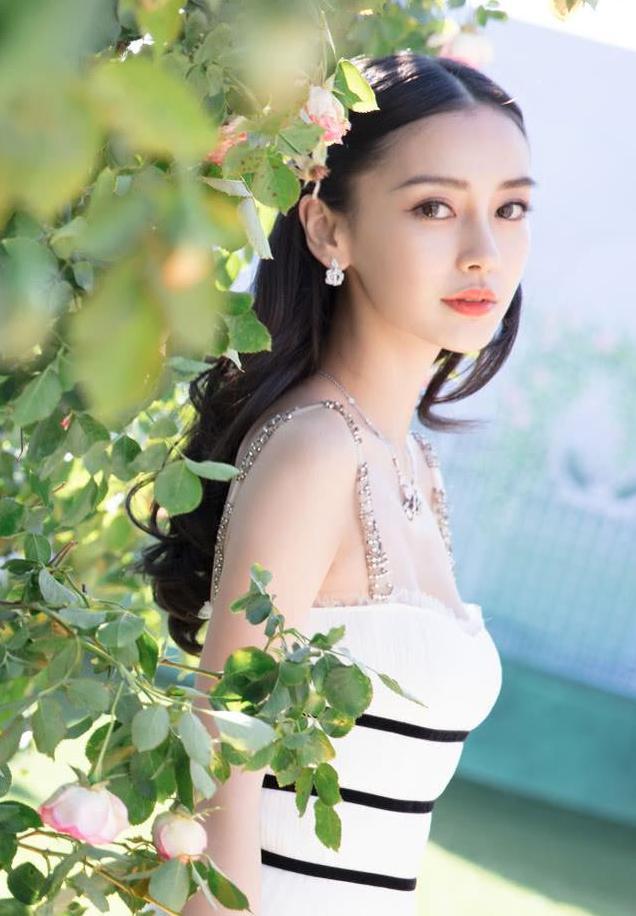 杨颖|明星姐弟年龄差，杨颖差7岁，沈月差10岁，最后一位差了19岁