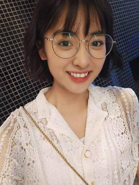 杨颖|明星姐弟年龄差，杨颖差7岁，沈月差10岁，最后一位差了19岁