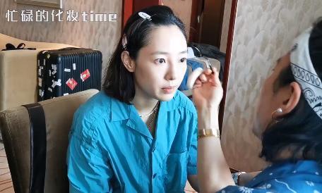 白百何|白百何分享视频右手无名指戒指抢镜疑有新恋情，离婚后多次传绯闻