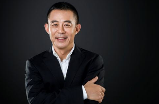 侯勇|国家一级演员侯勇，为传宗接代，53岁三婚娶小20岁90后娇妻