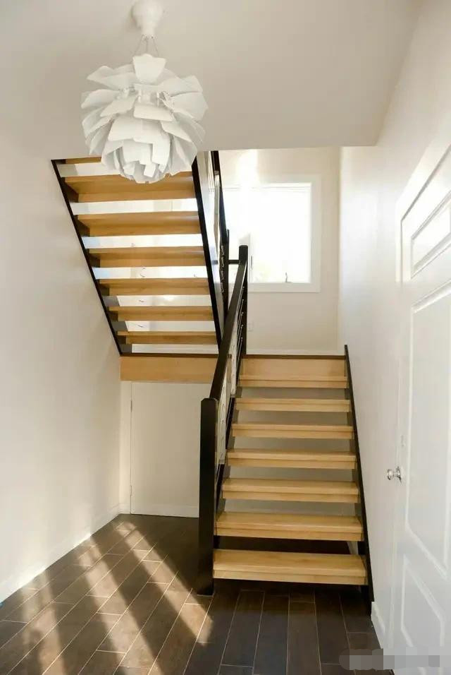 我在农村新建自建房怎样建楼梯才能节省面积