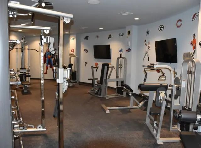 导弹发射井|富豪版末日避难所曝光：导弹发射井改装，内部极奢华