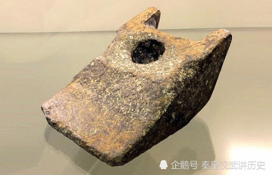 三国|三国战将墓挖出穿越文物，引发全球争议，台媒：改变世界冶金史