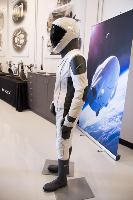 太空探索技术公司|2020：人类飞跃的一年