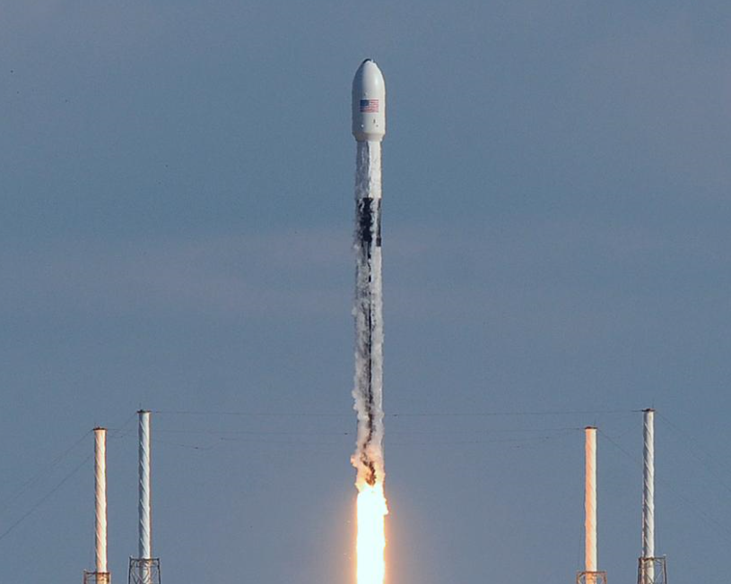 太空探索技术公司|2020：人类飞跃的一年