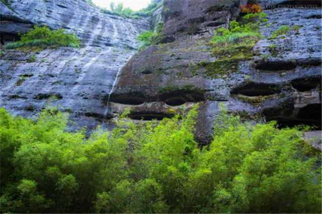 考古|“悬棺之谜”难倒考古界，专家悬赏40万求解，结果老农一语道破