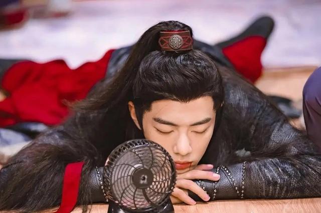 流量明星|肖战这个不一样的“留”量明星，为何能把不追星的人一锅端？