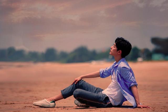 流量明星|肖战这个不一样的“留”量明星，为何能把不追星的人一锅端？