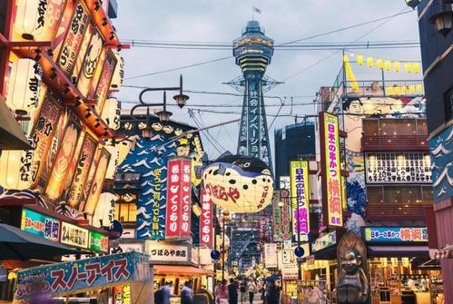 在日本旅行中，遇到一个对你"弯下食指"的日本人意味着什么？