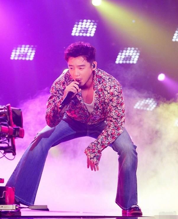 郑恺|郑恺12个字回应太敷衍，奉子成婚到事业造假，值得信任吗？