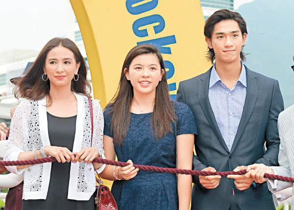 吴婉芳|“冻龄港姐”吴婉芳丧夫后全家福首曝光，素颜出镜和仨儿女如同姐弟