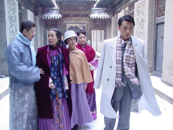 万茜|万茜资源有多好？搭档全是男神，秦汉胡歌陈坤孙红雷朱亚文佟大为