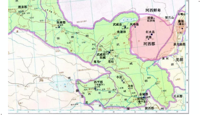 前凉张骏增筑的四城傍中城而筑,紧靠中城的一面不另起墙,即以中城的墙