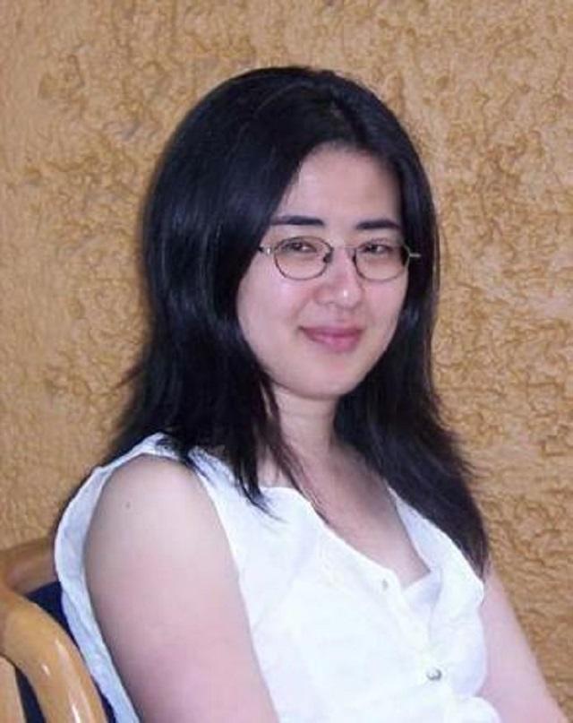 哈佛|13岁天才被北大录取，成哈佛博士，嫁52岁教授，改变国籍备受争议