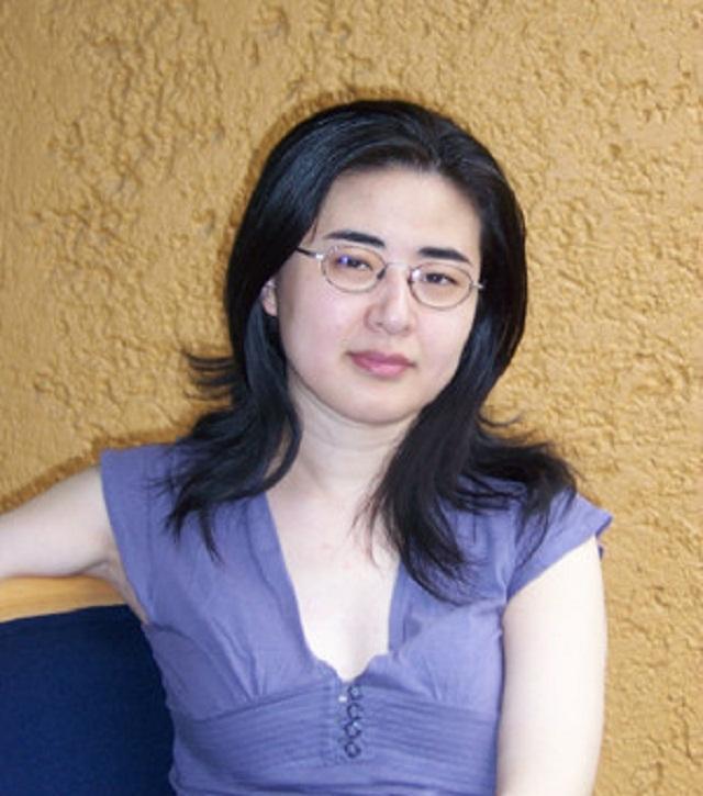 哈佛|13岁天才被北大录取，成哈佛博士，嫁52岁教授，改变国籍备受争议