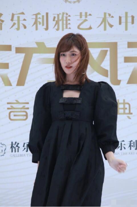 东方风云榜|东方风云榜红毯：鞠婧祎隐藏几十厘米高跟鞋很危险，时代少年团扮成熟却翻车