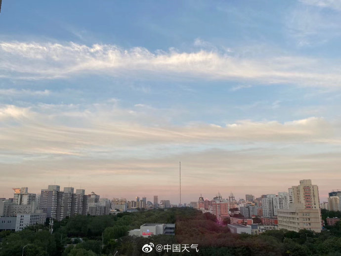 超美|北京粉红云 快抬头看超美晚霞！
