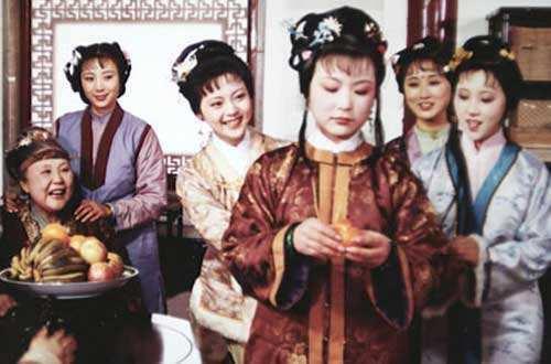 红楼梦|《红楼梦》描写的不是盛世繁华，也不是由盛转衰，只不过是一曲末路悲歌！