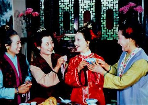 红楼梦|《红楼梦》描写的不是盛世繁华，也不是由盛转衰，只不过是一曲末路悲歌！