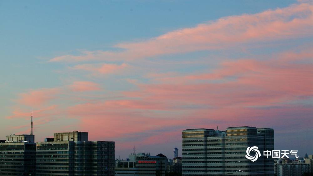 北京|迷人！粉红色晚霞扮靓北京的天空