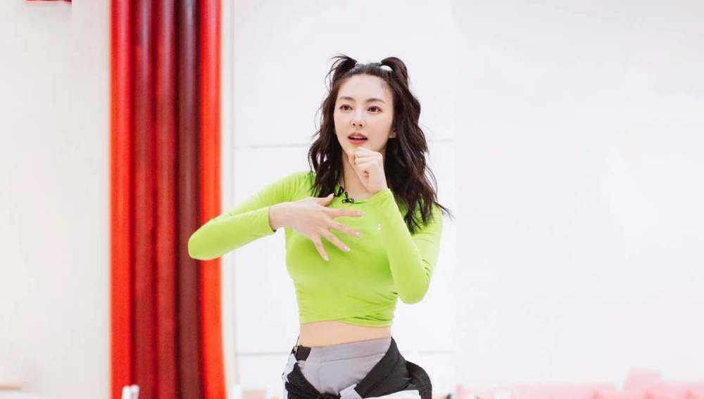 张含韵|《浪姐》最聪明的人：怼得了伊能静，护得了张含韵，管得了蓝盈莹