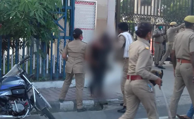 印度_社会|印度母女当街自焚，曾求助警方却反被警员骚扰