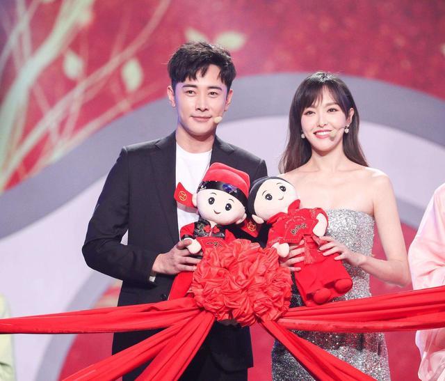 罗晋|罗晋与唐嫣婚变？罗晋和助理状态暧昧，挽手摸头，走张丹峰老路？