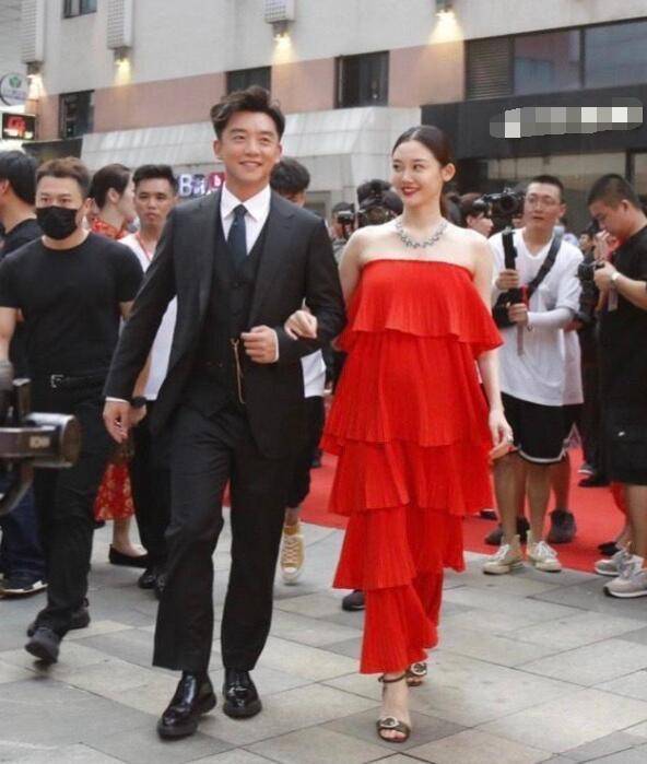 郑恺|郑恺开火锅店被指抄袭，没有拿得出手的代表作，他的人品到底如何？