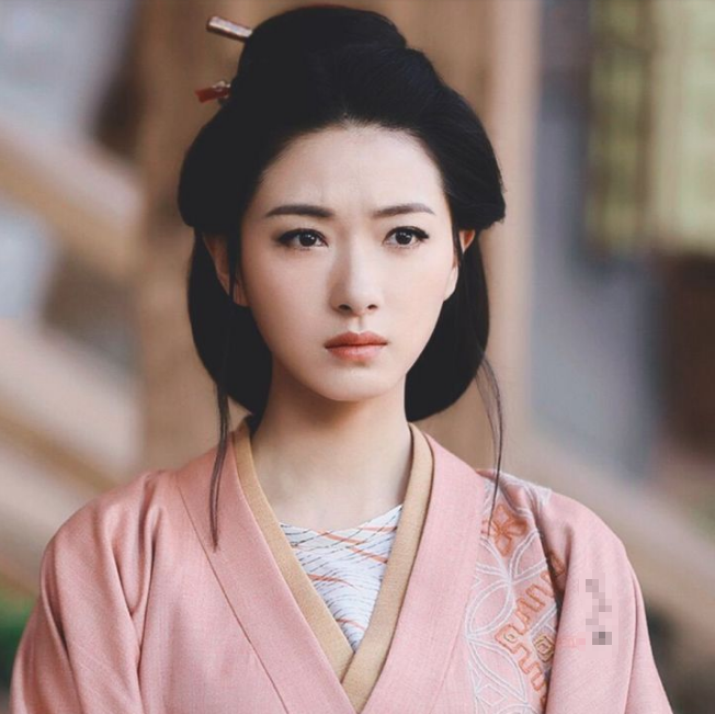 乘风破浪的姐姐|《乘风破浪的姐姐》：从人气王到“恶人榜”，万茜究竟做错了什么？