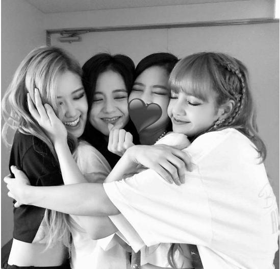 杨超越|金智妮划水是因脚伤，杨超越则是因高烧，虞书欣的理由很好